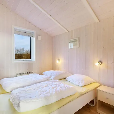 Amazing In Rudkobing With 3 Bedrooms, Sauna And Wifi Hébergement de vacances