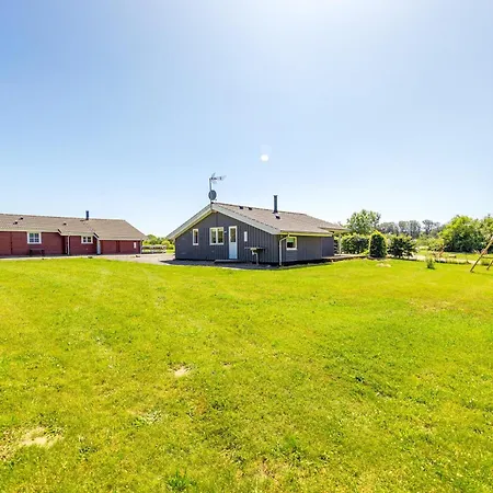Amazing In Rudkobing With 3 Bedrooms, Sauna And Wifi Hébergement de vacances Spodsbjerg