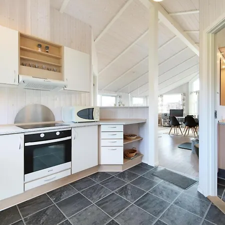 Hébergement de vacances Amazing In Rudkobing With 3 Bedrooms, Sauna And Wifi *
