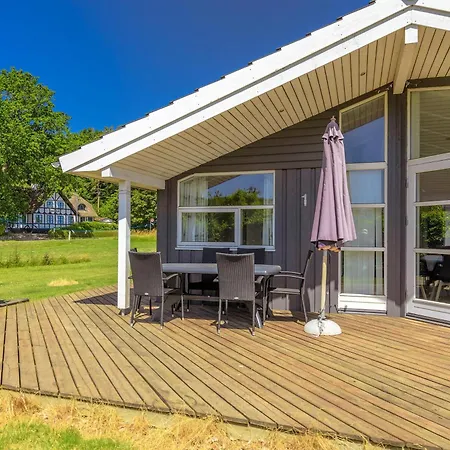 Amazing In Rudkobing With 3 Bedrooms, Sauna And Wifi Holiday home Spodsbjerg